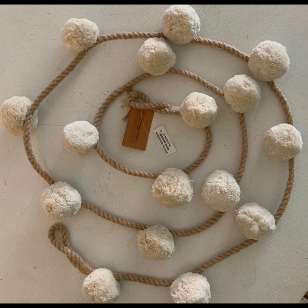 Garland with pom poms